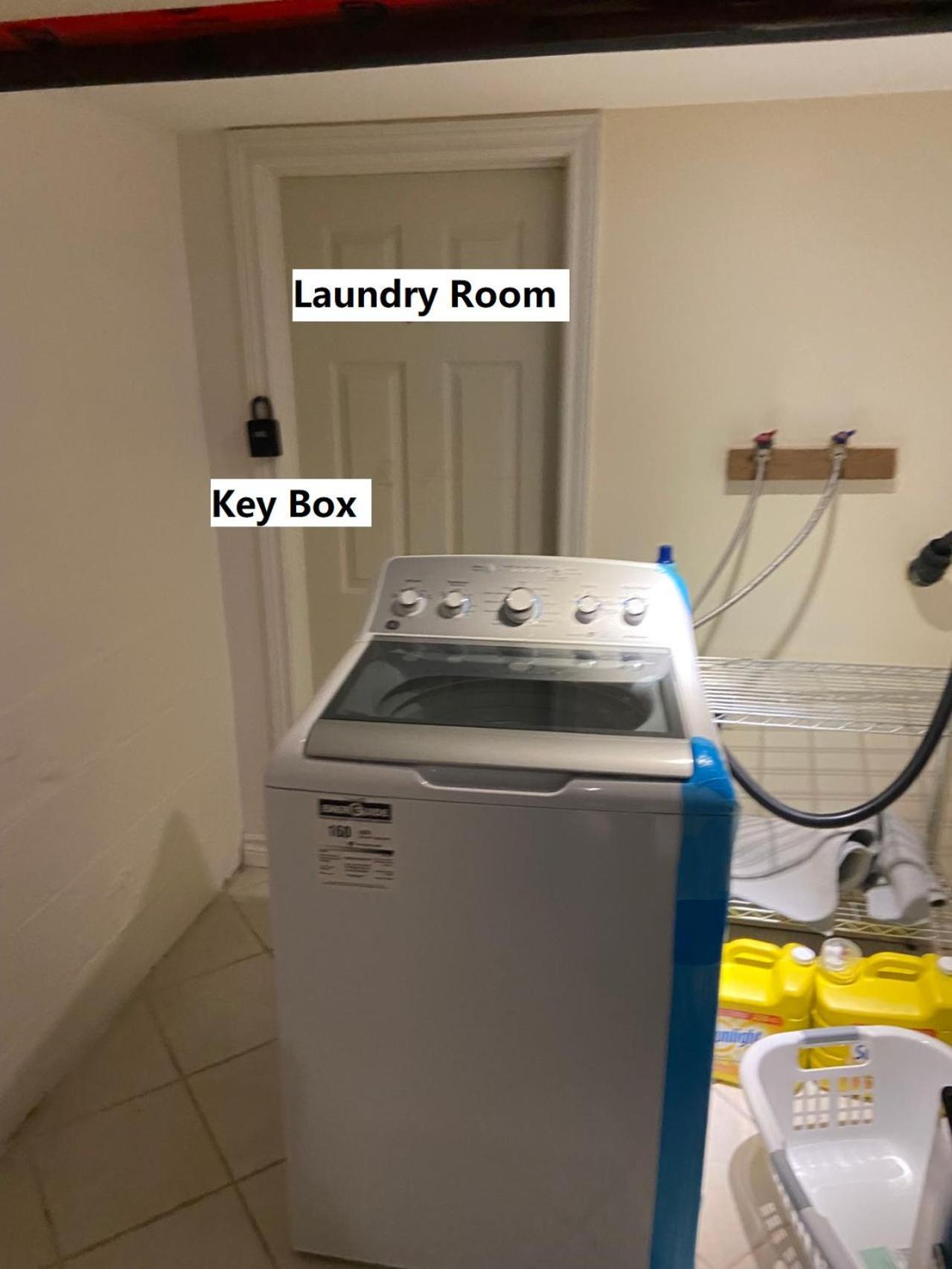 Budget Quad Room With En Suite Bathroom 36B Toronto Bagian luar foto